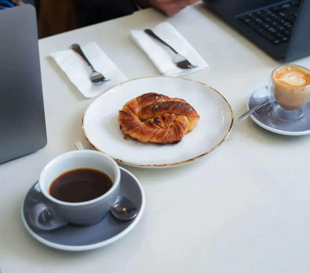 Kaffe og croissant